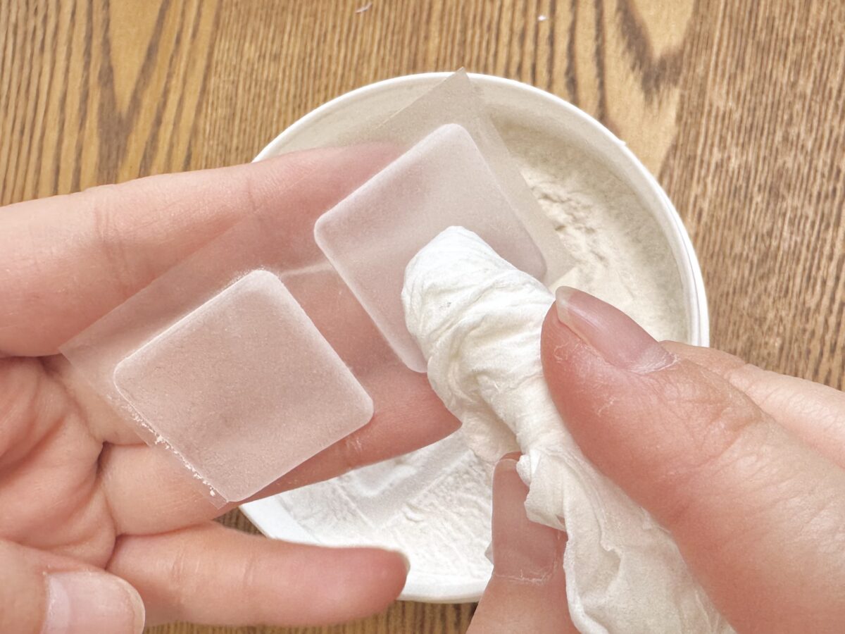 ティッシュでふきふき